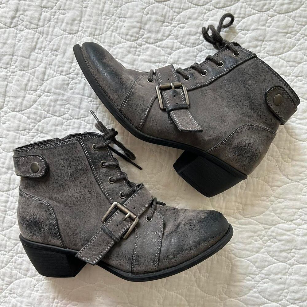 Axxiom Women's Grey Boots